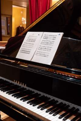piano and music in paris, restaurant bel canto